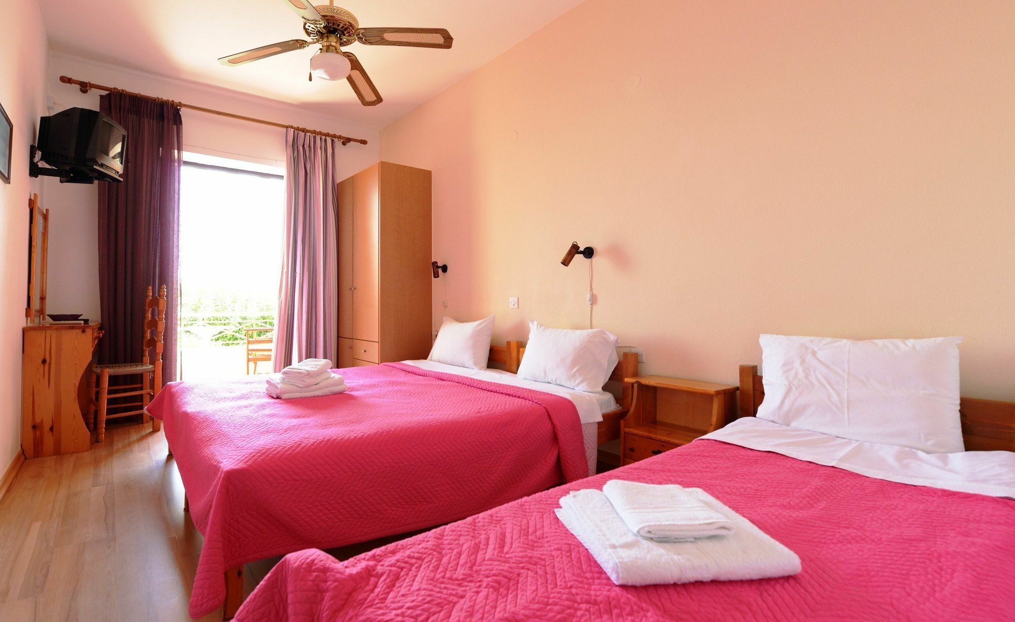 Pharos Rooms อิลิยา ภายนอก รูปภาพ